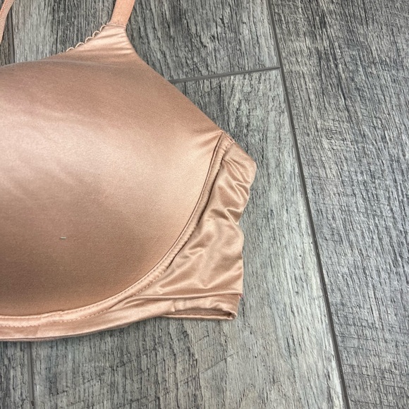 40D VS Tan Wireless Bra - Picture 3 of 11